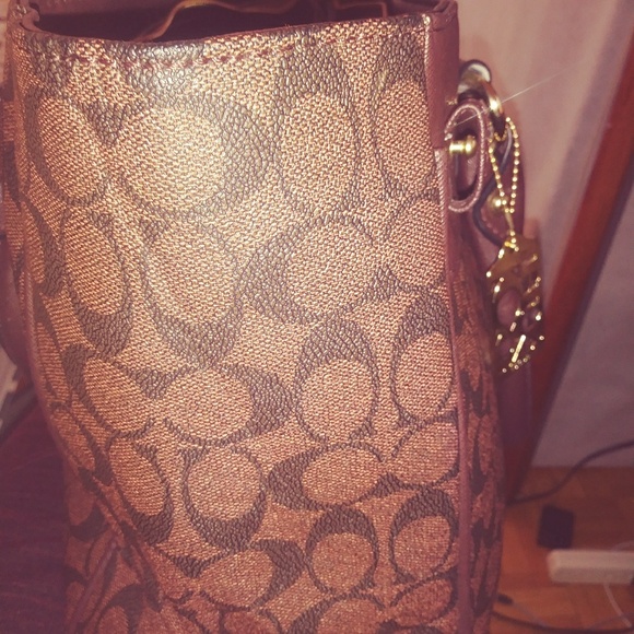 Authentic coach handbag - Picture 3 of 4